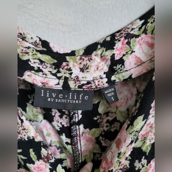 Live Life By Sanctuary Floral Romper Button Front Tie back Flowy Cottage Sz S - Picture 10 of 14